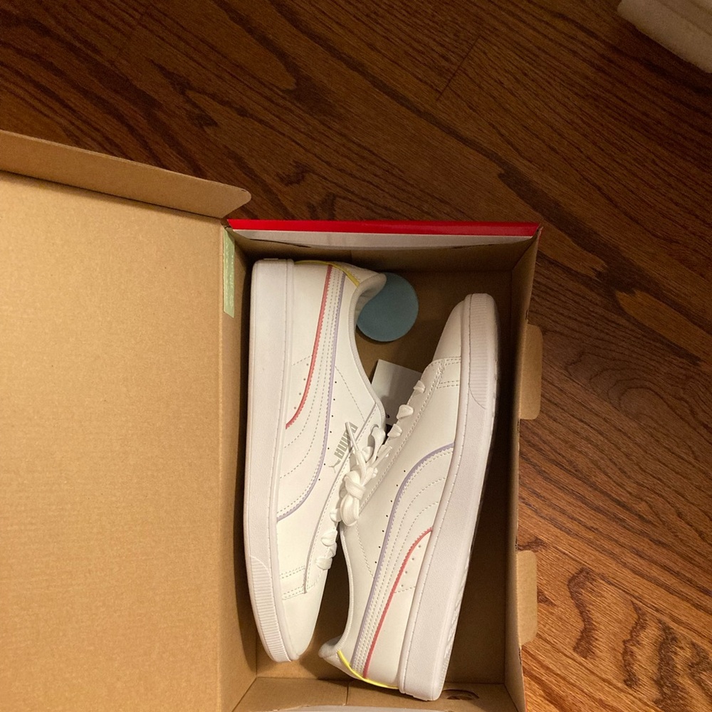 NWT Puma Sneakers